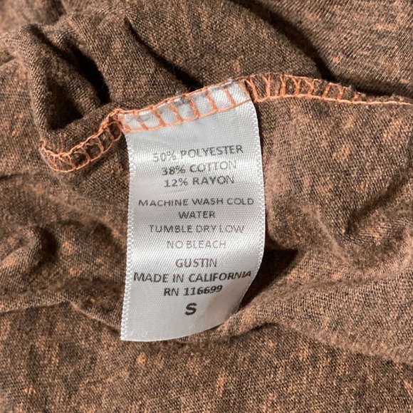 Sandy Orange Heather V-Neck Gustin Tee - Picture 2 of 3